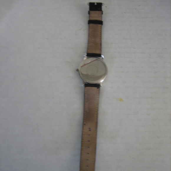 Disney Silver Aristocats Black Leather Wrist Watch Pre-Owned Made in Japan - Picture 3 of 5